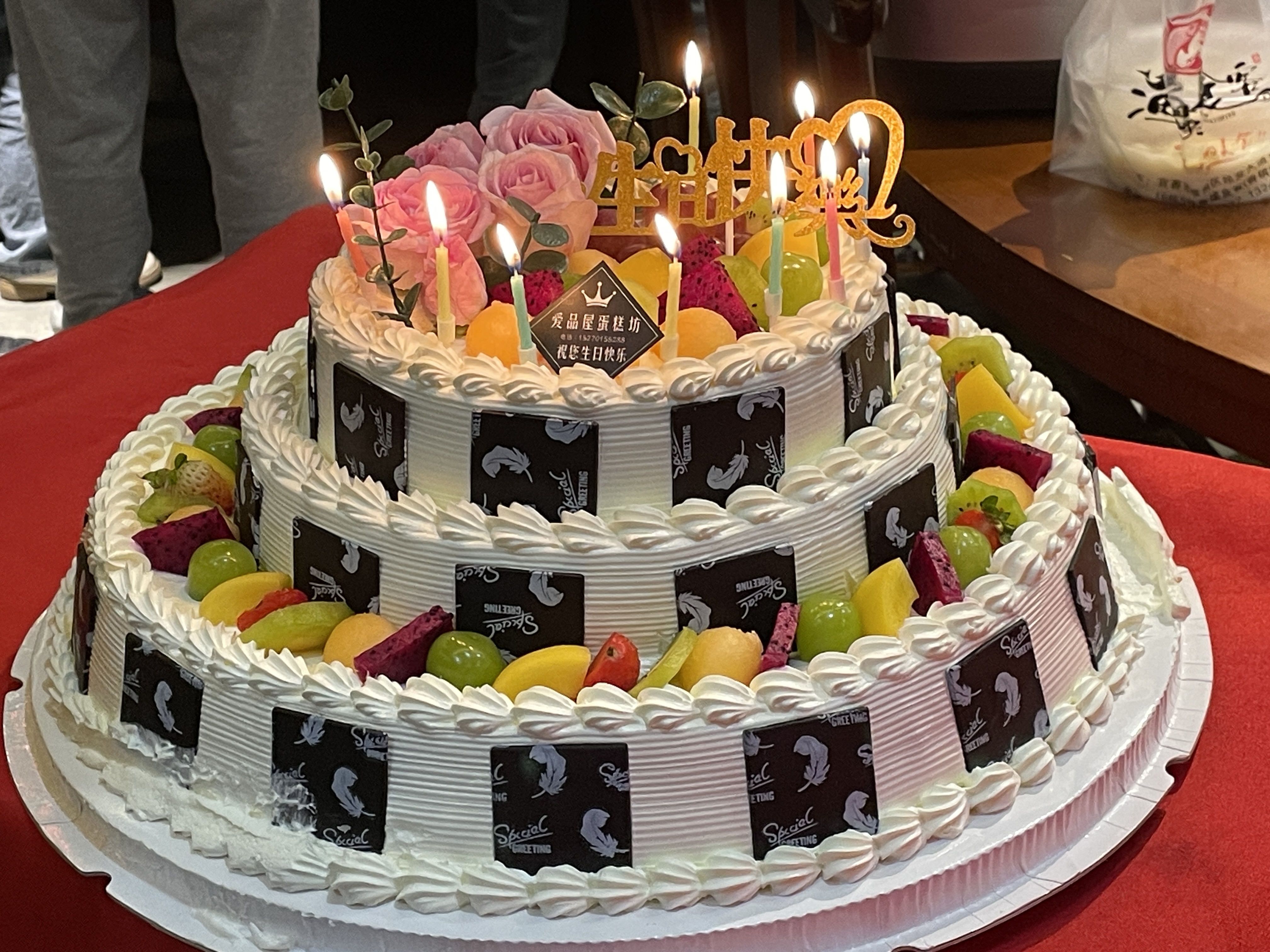 秋意渐浓--允福亨新能源8-9月份员工生日会